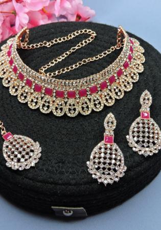 Picture of Elegant Silver Necklace Set