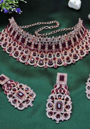 Picture of Lovely Maroon Necklace Set