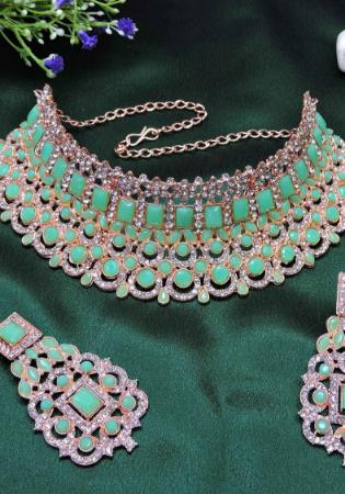 Picture of Gorgeous Medium Sea Green Necklace Set