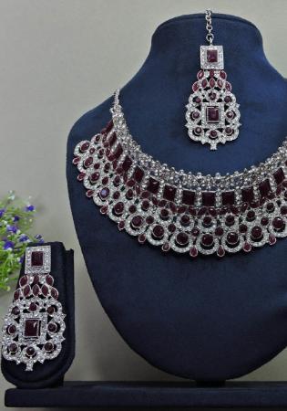 Picture of Comely Maroon Necklace Set