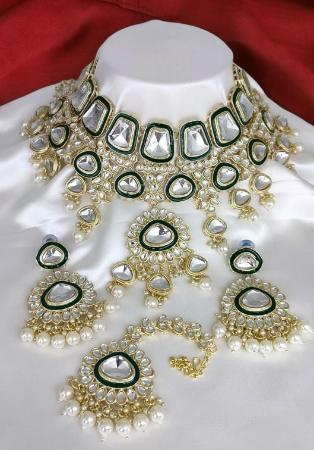 Picture of Beauteous Dark Olive Green Necklace Set