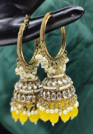 Picture of Pretty Golden Earrings