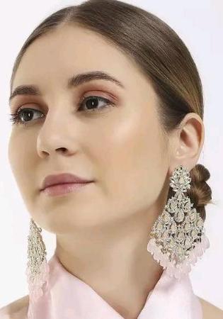 Picture of Admirable Thistle Earrings
