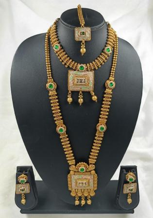 Picture of Delightful Golden Necklace Set