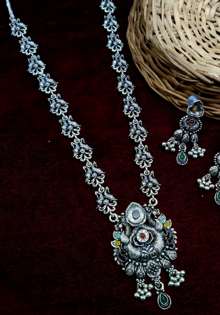 Picture of Grand Light Slate Grey Necklace Set