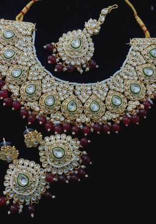 Picture of Splendid Maroon Necklace Set