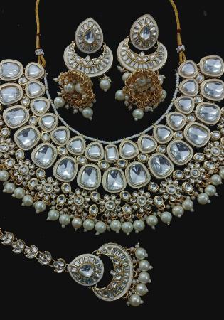 Picture of Ravishing White Necklace Set