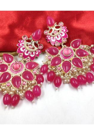 Picture of Splendid Pale Violet Red Earrings