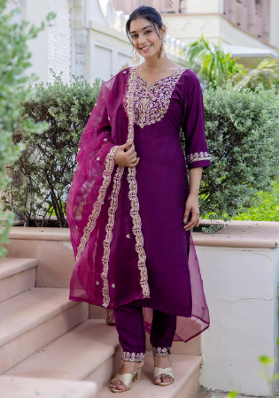 Picture of Beauteous Silk Purple Readymade Salwar Kameez