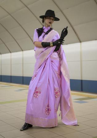 Picture of Good Looking Silk Medium Purple Saree